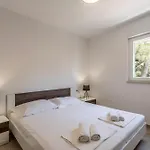 Nikolica Peljesac * Potomje