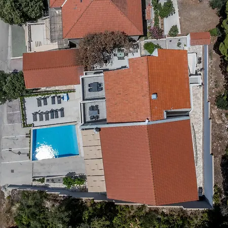 Nikolica Peljesac * Potomje