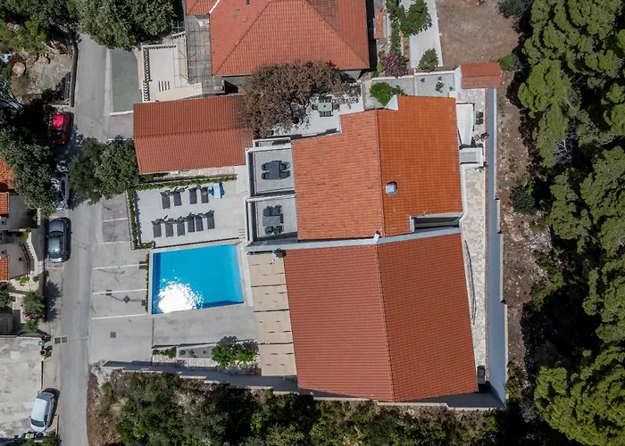 Nikolica Peljesac * Potomje